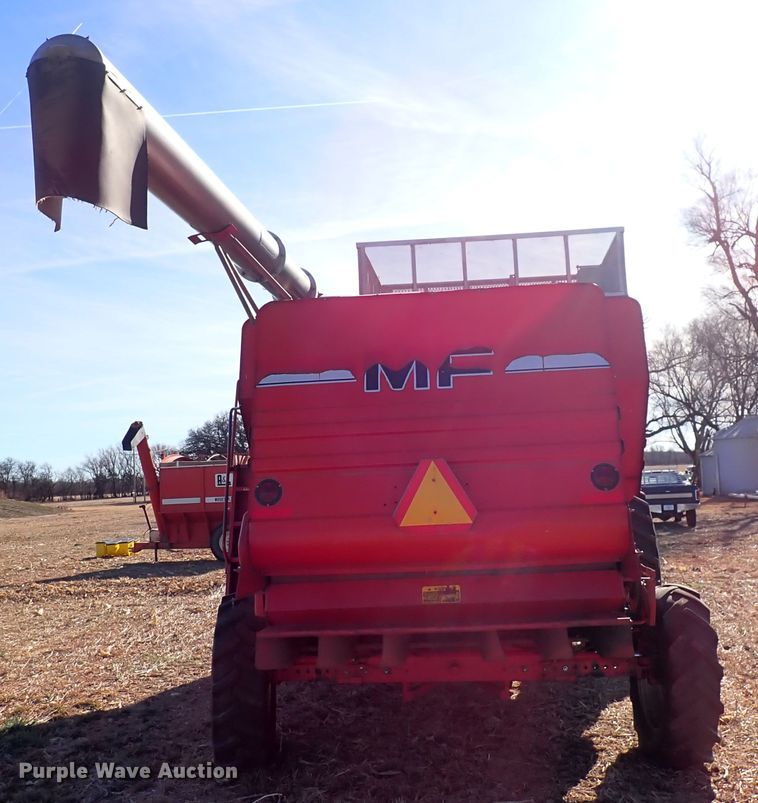 image for item DN2461 Massey Ferguson 860  combine
