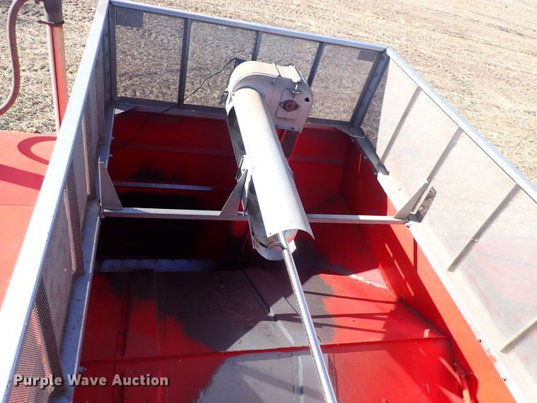 image for item DN2461 Massey Ferguson 860  combine