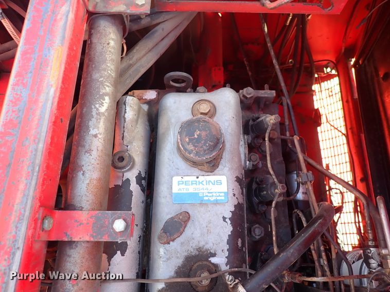 image for item DN2461 Massey Ferguson 860  combine