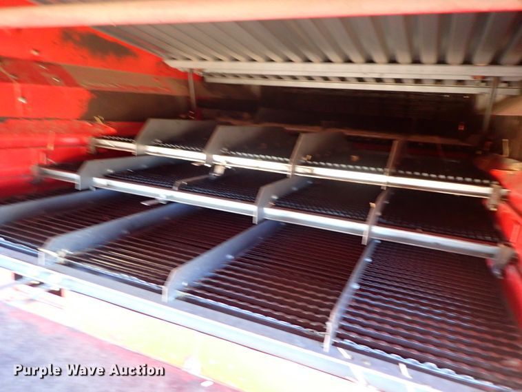 image for item DN2461 Massey Ferguson 860  combine