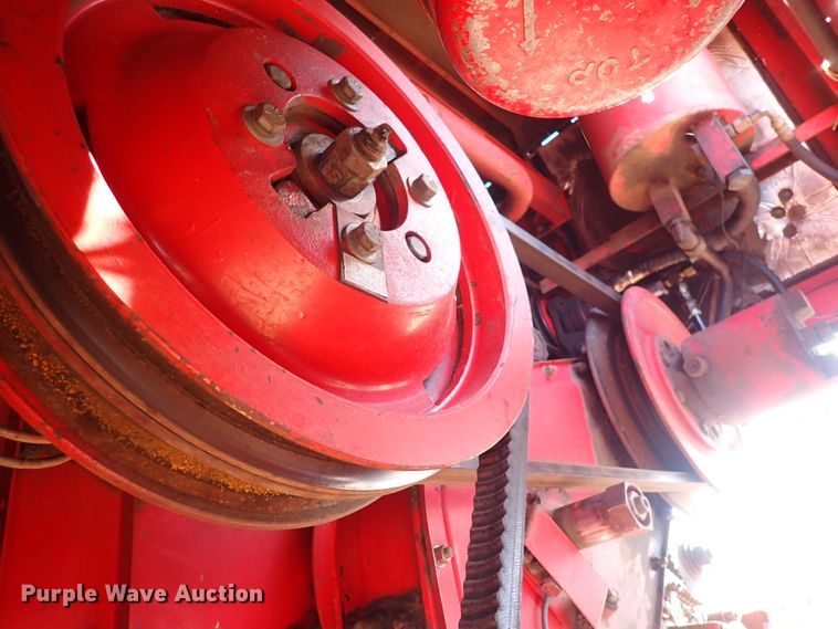 image for item DN2461 Massey Ferguson 860  combine