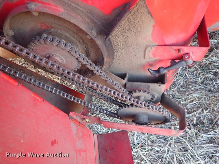 image for item DN2461 Massey Ferguson 860  combine