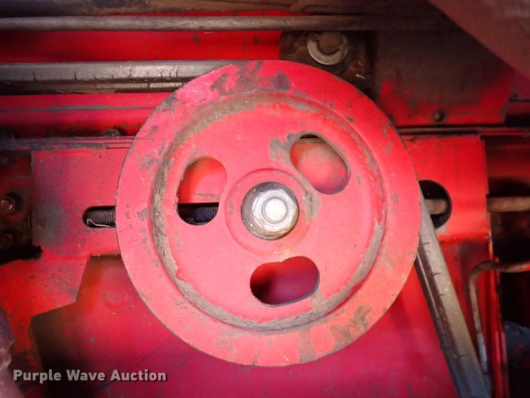 image for item DN2461 Massey Ferguson 860  combine