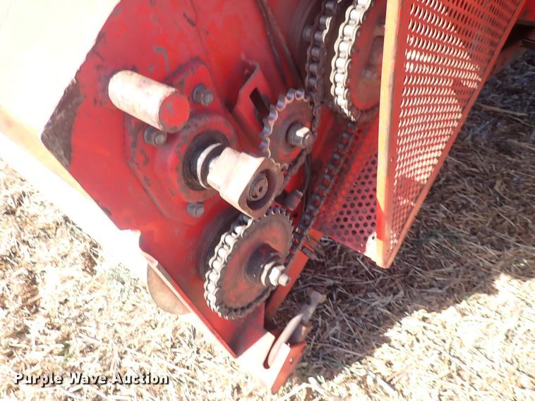 image for item DN2461 Massey Ferguson 860  combine