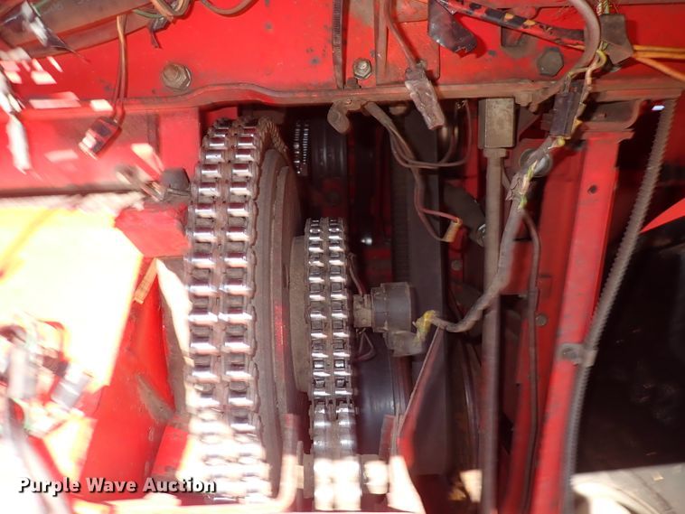 image for item DN2461 Massey Ferguson 860  combine