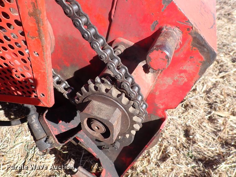 image for item DN2461 Massey Ferguson 860  combine