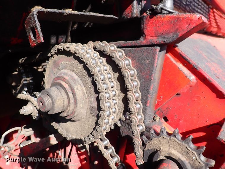 image for item DN2461 Massey Ferguson 860  combine