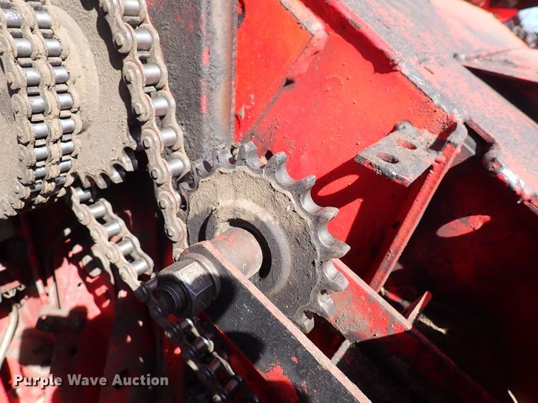 image for item DN2461 Massey Ferguson 860  combine