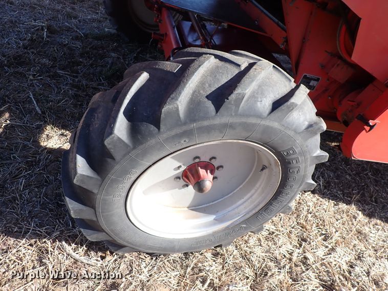 image for item DN2461 Massey Ferguson 860  combine