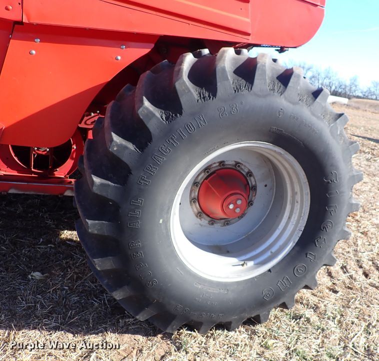 image for item DN2461 Massey Ferguson 860  combine