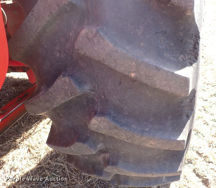 image for item DN2461 Massey Ferguson 860  combine