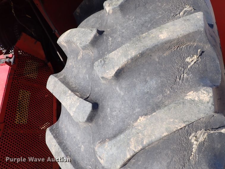 image for item DN2461 Massey Ferguson 860  combine