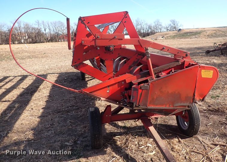 image for item DN2461 Massey Ferguson 860  combine