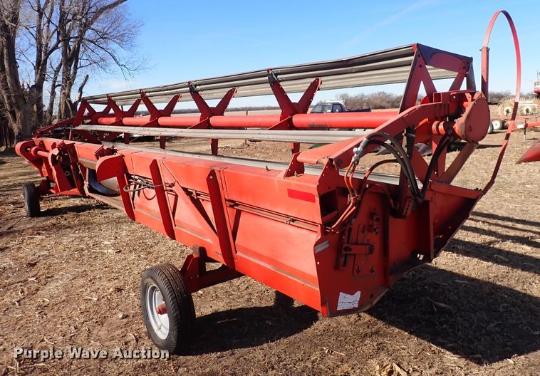 image for item DN2461 Massey Ferguson 860  combine