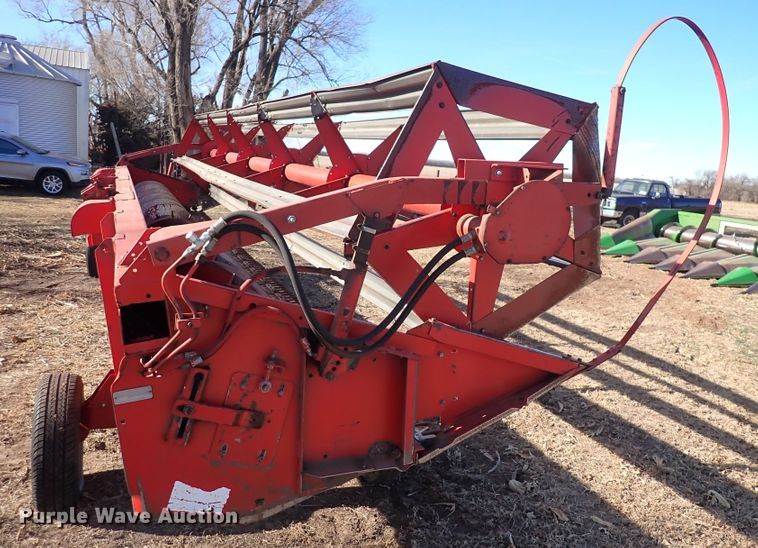 image for item DN2461 Massey Ferguson 860  combine
