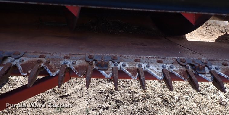 image for item DN2461 Massey Ferguson 860  combine