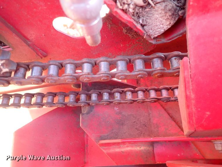 image for item DN2461 Massey Ferguson 860  combine