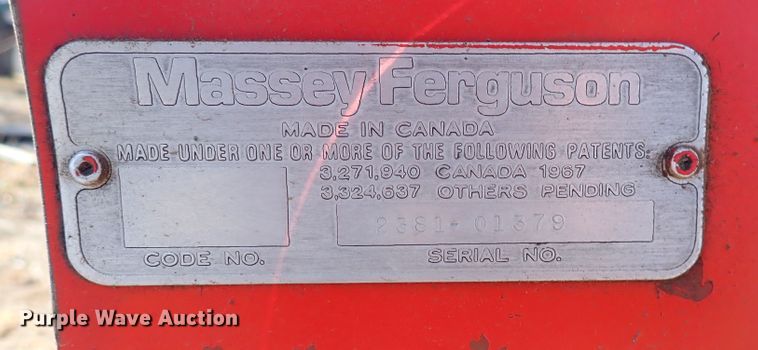 image for item DN2461 Massey Ferguson 860  combine