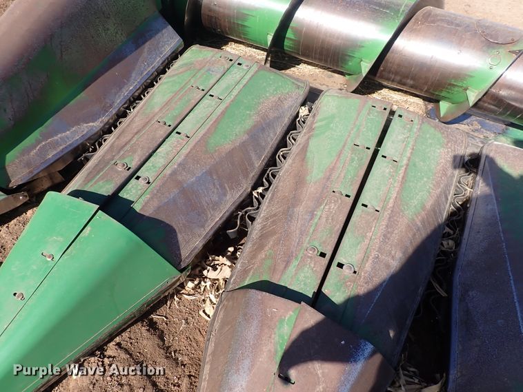 image for item DN2462 John Deere 653A  all-crop head