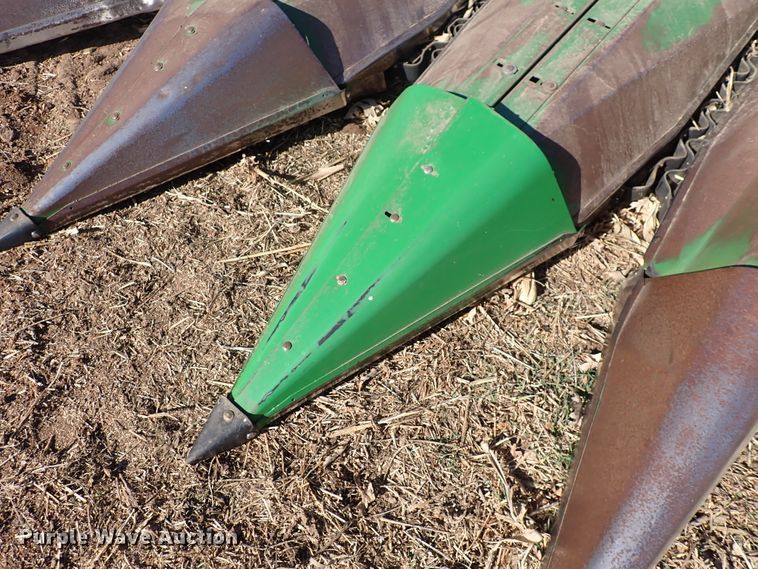 image for item DN2462 John Deere 653A  all-crop head