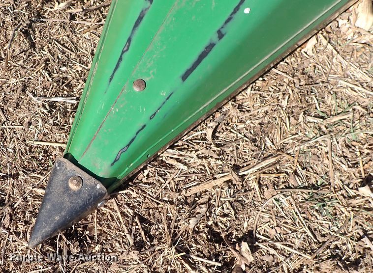 image for item DN2462 John Deere 653A  all-crop head