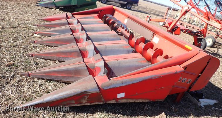 image for item DN2463 Massey Ferguson 1163  corn head