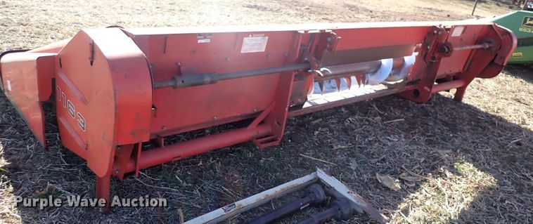 image for item DN2463 Massey Ferguson 1163  corn head
