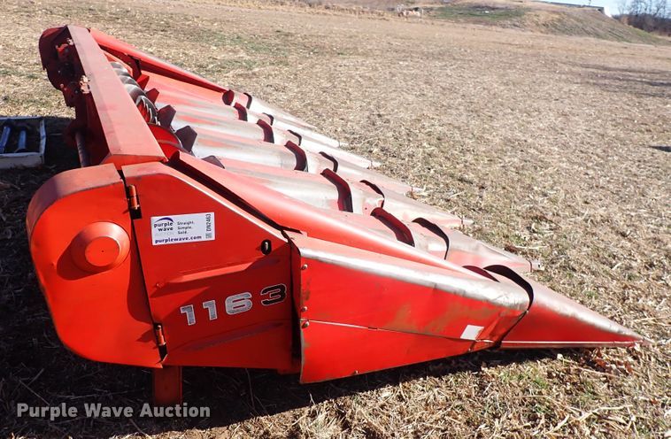image for item DN2463 Massey Ferguson 1163  corn head
