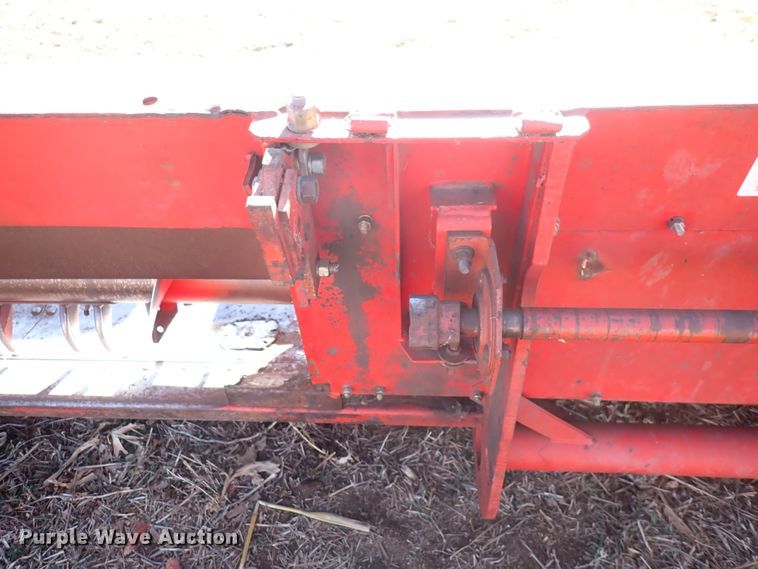 image for item DN2463 Massey Ferguson 1163  corn head