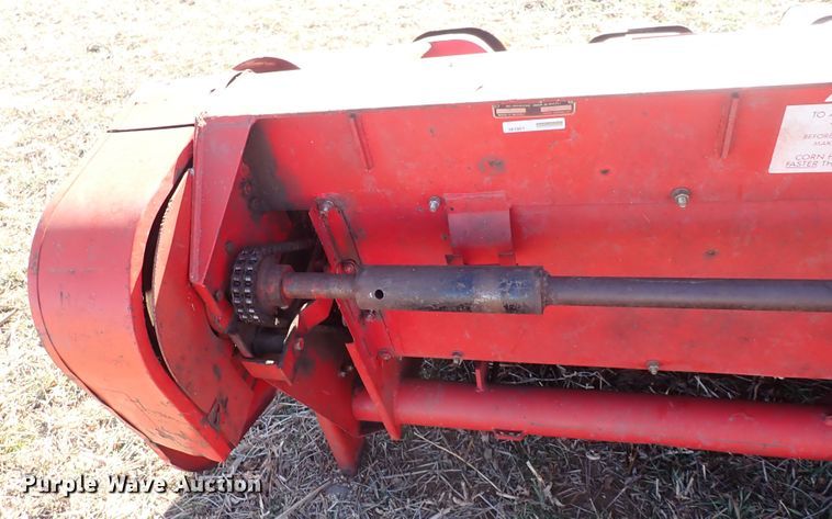 image for item DN2463 Massey Ferguson 1163  corn head