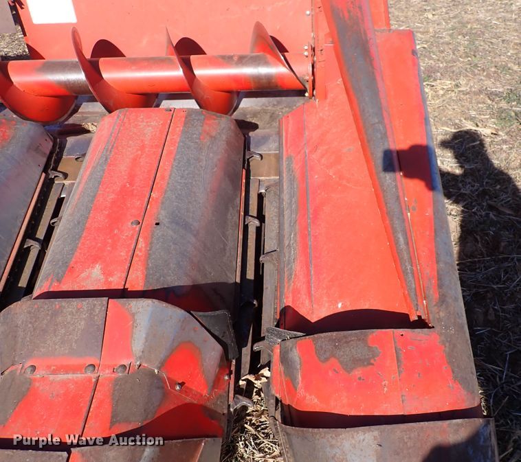 image for item DN2463 Massey Ferguson 1163  corn head