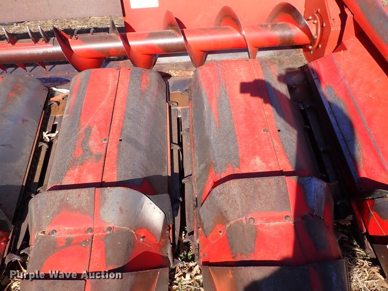 image for item DN2463 Massey Ferguson 1163  corn head