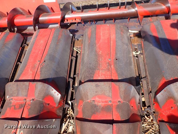 image for item DN2463 Massey Ferguson 1163  corn head