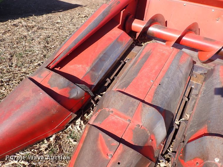 image for item DN2463 Massey Ferguson 1163  corn head