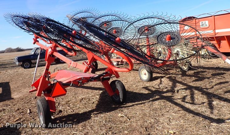 image for item DN2464 Kuhn SR112 GII  hay rake