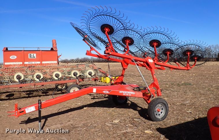 image for item DN2464 Kuhn SR112 GII  hay rake