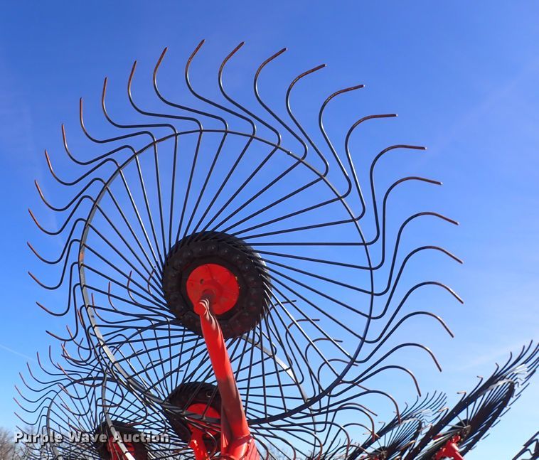 image for item DN2464 Kuhn SR112 GII  hay rake