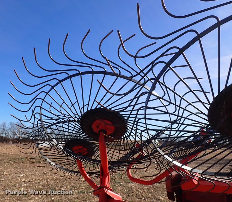 image for item DN2464 Kuhn SR112 GII  hay rake