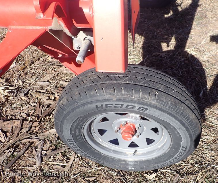 image for item DN2464 Kuhn SR112 GII  hay rake