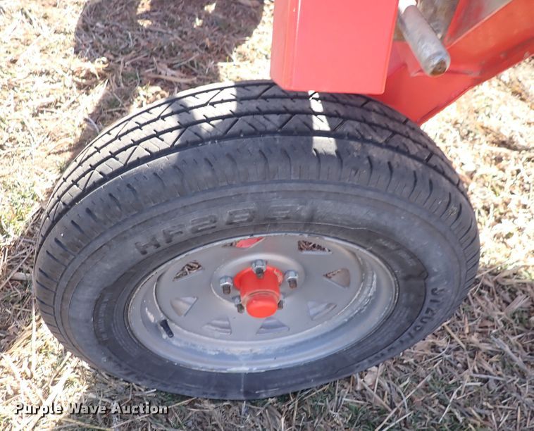 image for item DN2464 Kuhn SR112 GII  hay rake