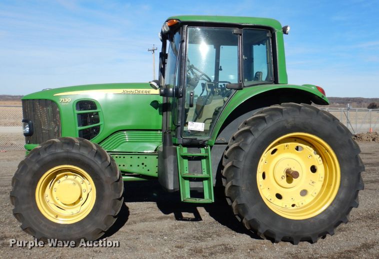 image for item DN2680 2008 John Deere 7130  MFWD tractor
