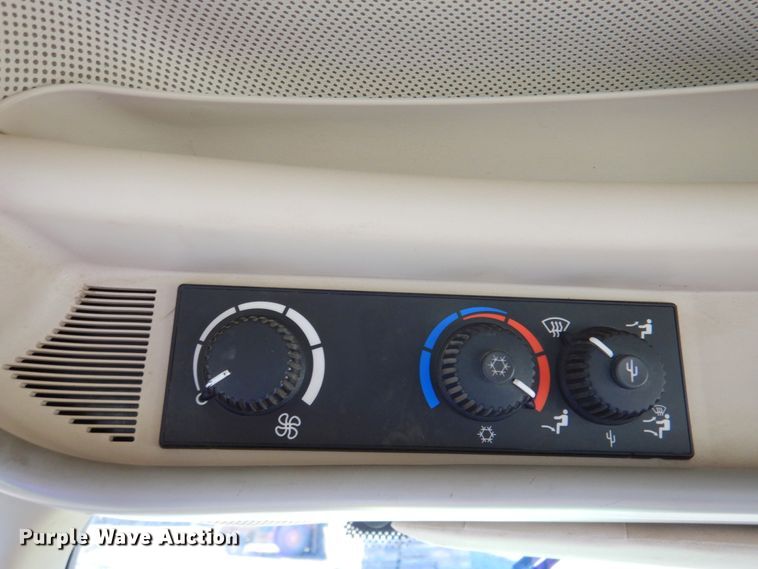 image for item DN2680 2008 John Deere 7130  MFWD tractor