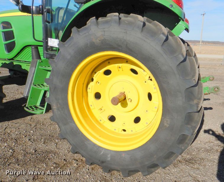 image for item DN2680 2008 John Deere 7130  MFWD tractor