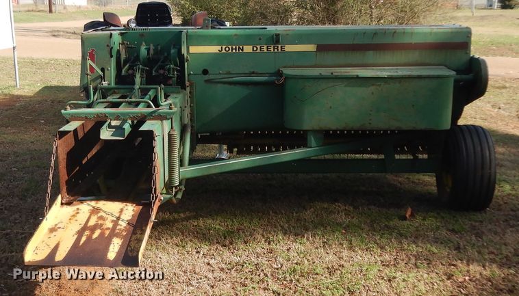 image for item ED9968 John Deere 338  small square baler