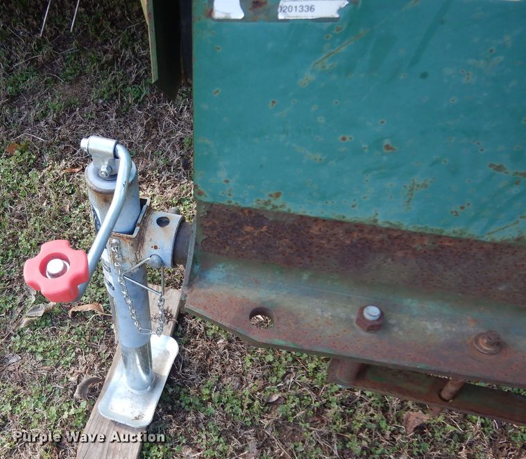 image for item ED9968 John Deere 338  small square baler