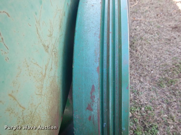 image for item ED9968 John Deere 338  small square baler