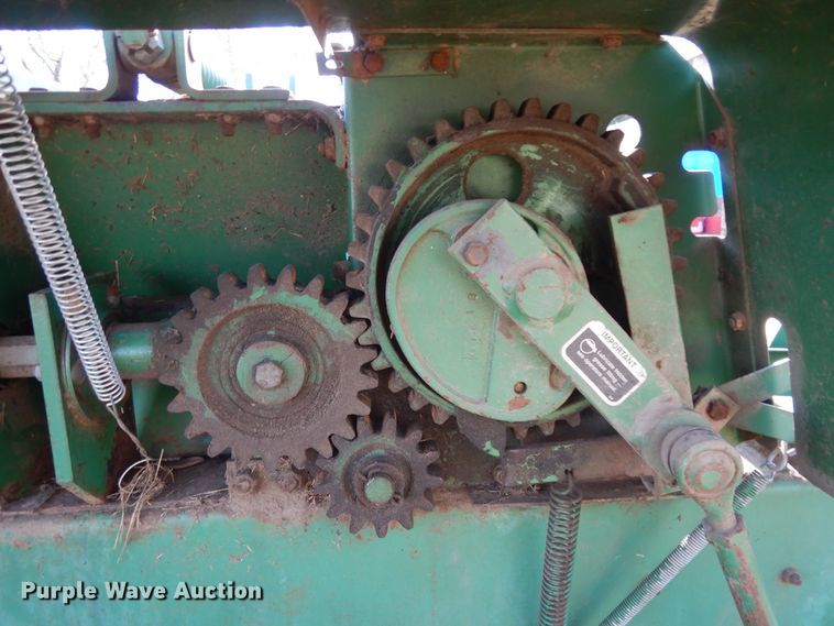 image for item ED9968 John Deere 338  small square baler