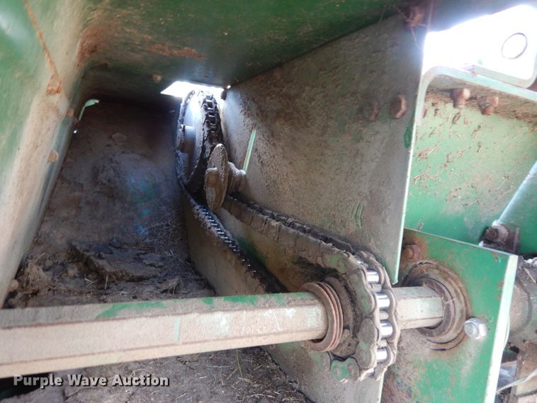 image for item ED9968 John Deere 338  small square baler