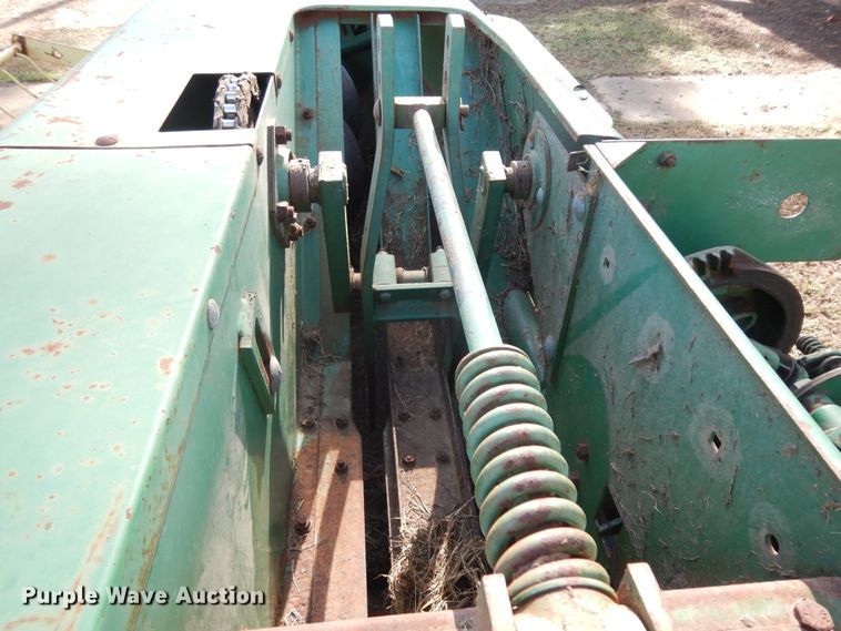 image for item ED9968 John Deere 338  small square baler