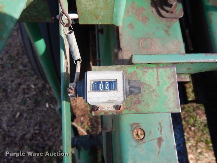 image for item ED9968 John Deere 338  small square baler